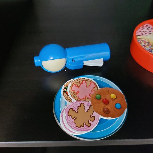 Fisher-Price Ice Cream Scoops of Fun - Picture 3 of 3